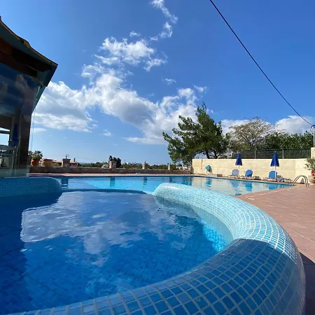 Blue Sky Apartment *